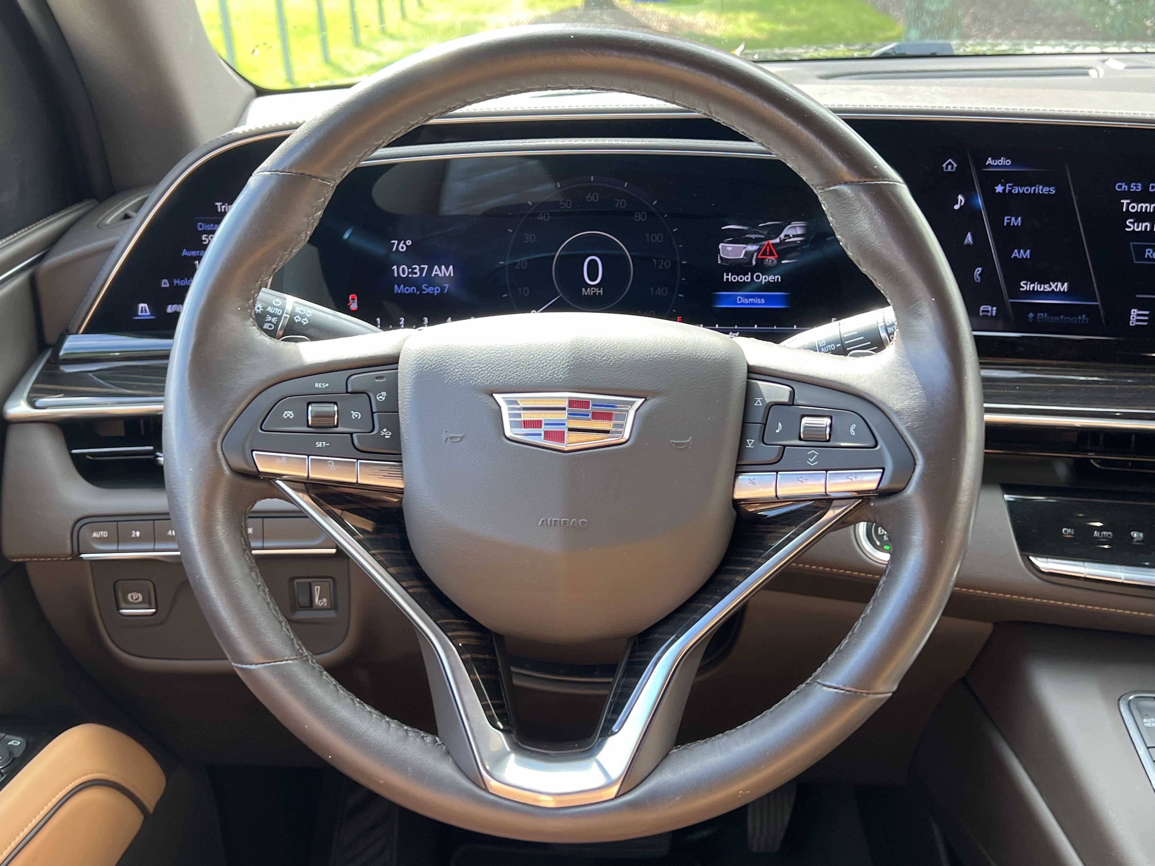 Used 2023 Cadillac Escalade Premium Luxury w/ LPO, Illumination Package AWD/4WD image 18
