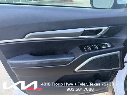 Used 2022 Kia Telluride S FWD image 15