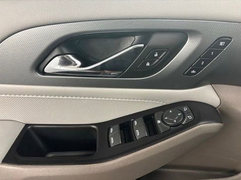 Used 2020 Chevrolet Traverse Premier image 24