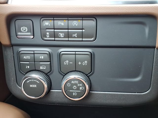 New 2026 Chevrolet Tahoe High Country AWD/4WD image 13