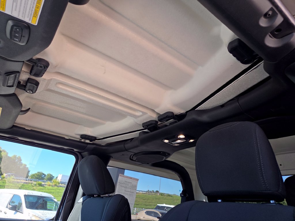 Used 2022 Jeep Wrangler Sport AWD/4WD image 34