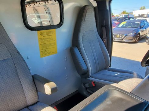 Used 2018 Chevrolet Express 2500 image 16