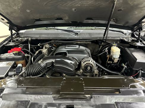 Used 2011 Cadillac Escalade EXT Premium image 42