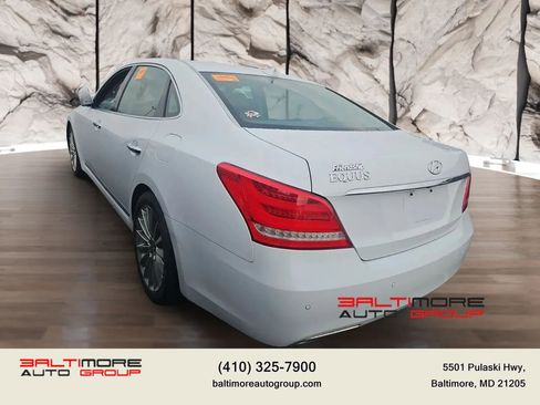 Used 2014 Hyundai Equus Signature RWD image 3