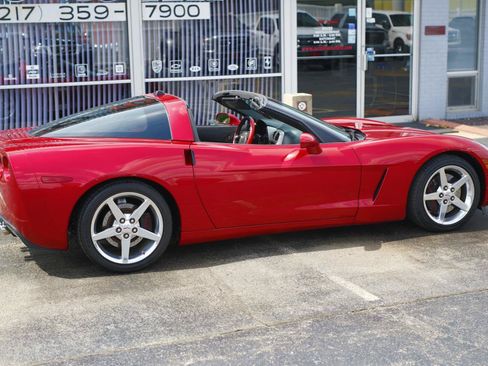 Used 2005 Chevrolet Corvette Coupe w/ Preferred Equipment Group RWD image 13