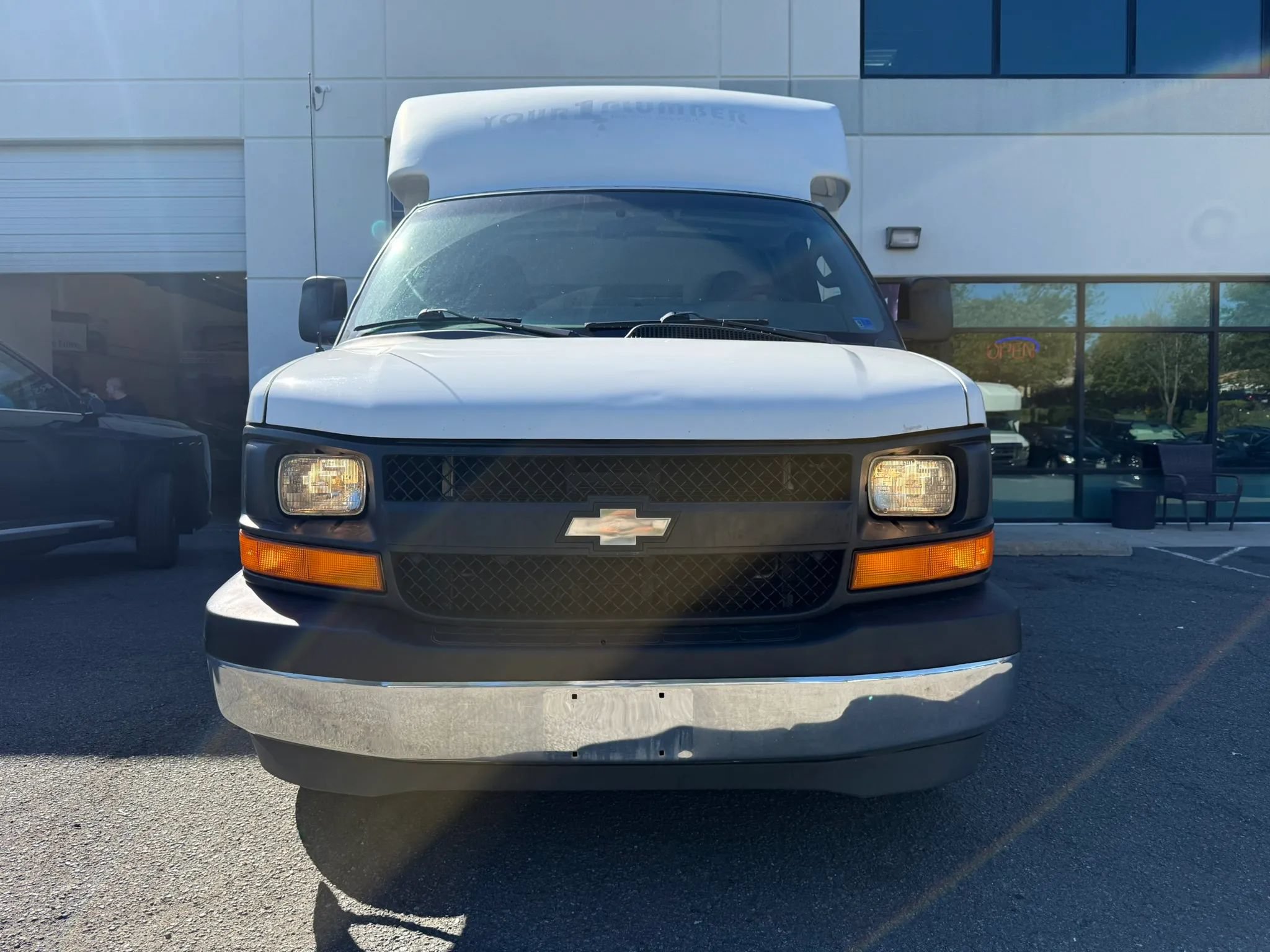 Used 2017 Chevrolet Express 3500 RWD image 5
