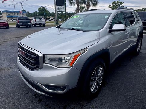 Used 2018 GMC Acadia SLE FWD image 2