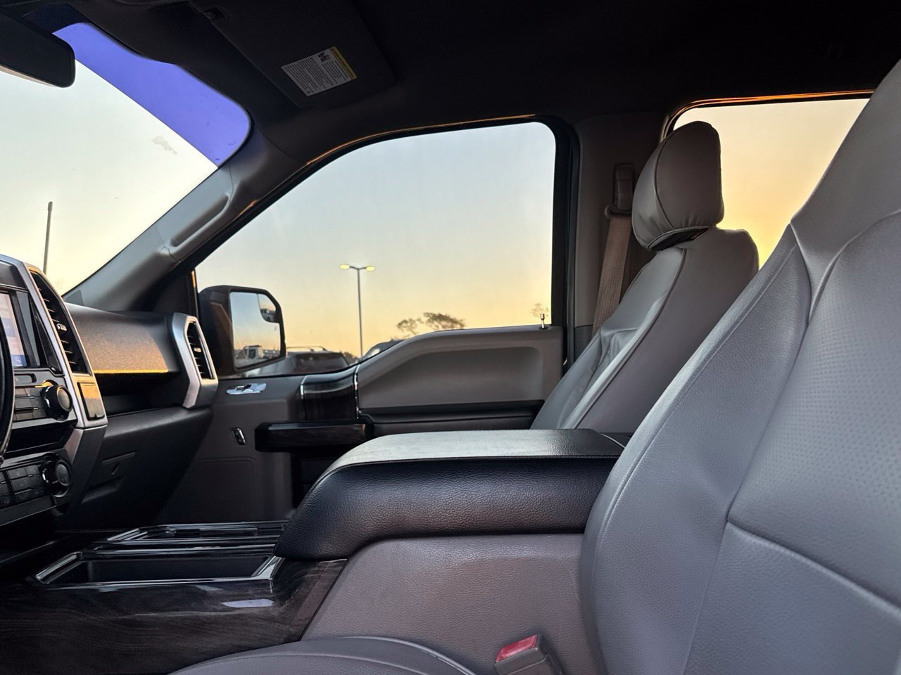 Used 2019 Ford F150 XLT w/ Equipment Group 302A Luxury AWD/4WD image 43