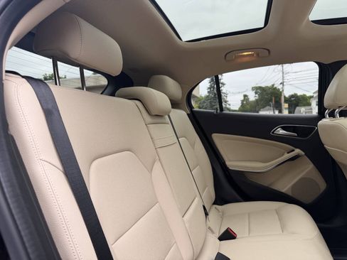 Used 2019 Mercedes-Benz GLA 250 4MATIC image 24