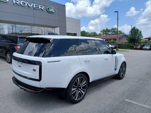 Used 2023 Land Rover Range Rover SE AWD/4WD image 2