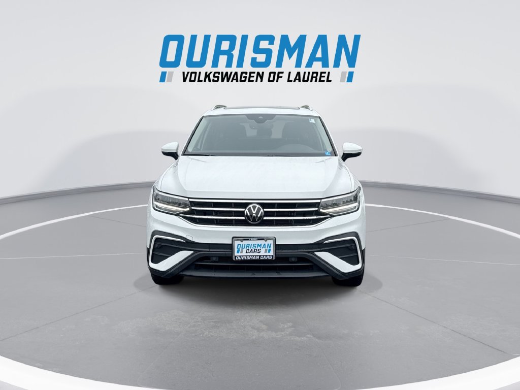Used 2024 Volkswagen Tiguan SE AWD/4WD image 3