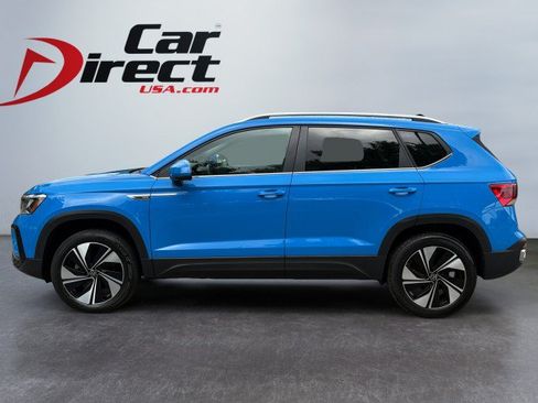 Used 2023 Volkswagen Taos SE w/ Panoramic Sunroof Package AWD/4WD image 11