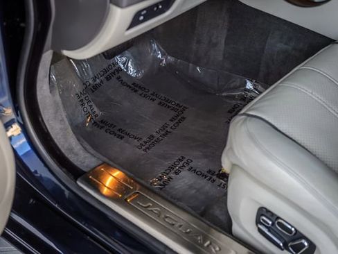 Used 2015 Jaguar XJ L Portfolio image 45