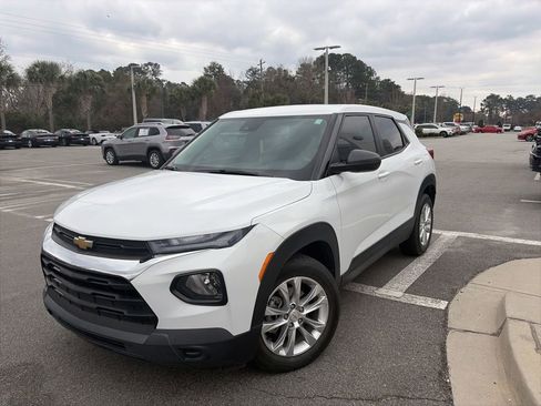Used 2021 Chevrolet TrailBlazer LS image 1