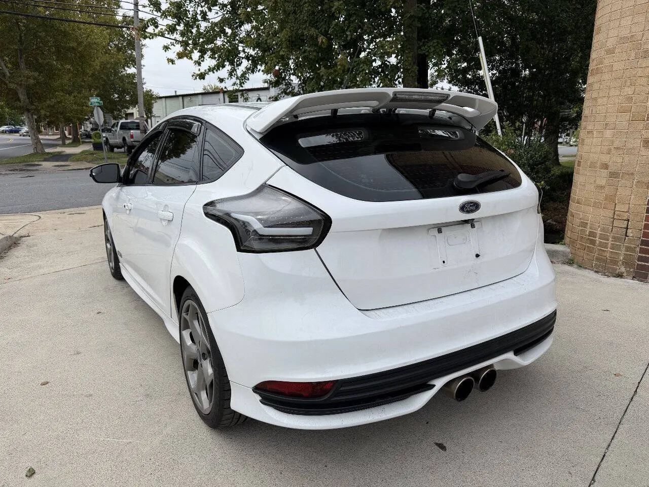 Used 2018 Ford Focus ST w/ Equipment Group 401A FWD image 9