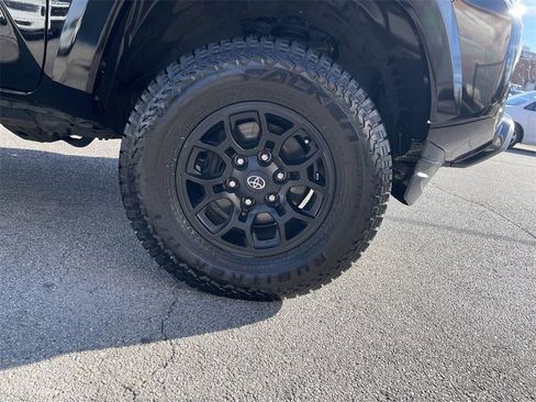 Certified 2021 Toyota Tacoma SR5 image 11