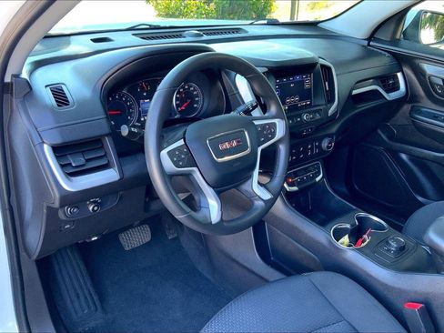 Used 2024 GMC Terrain SLE AWD/4WD image 14