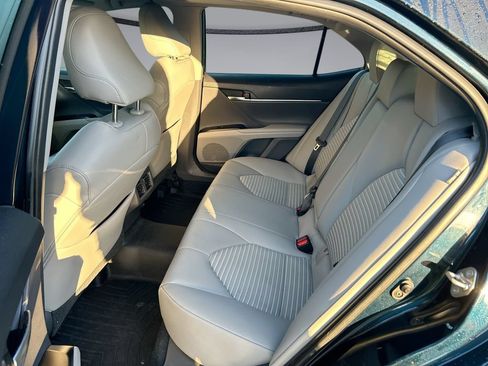 Used 2019 Toyota Camry SE FWD image 30