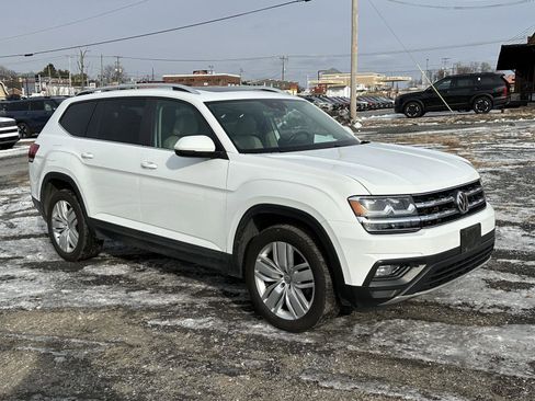 Used 2019 Volkswagen Atlas SE w/ Panoramic Sunroof Package image 2