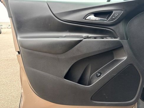Used 2018 Chevrolet Equinox LT image 13