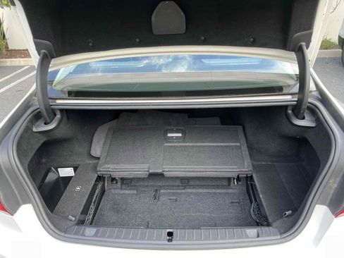 Used 2018 BMW 740e xDrive image 30