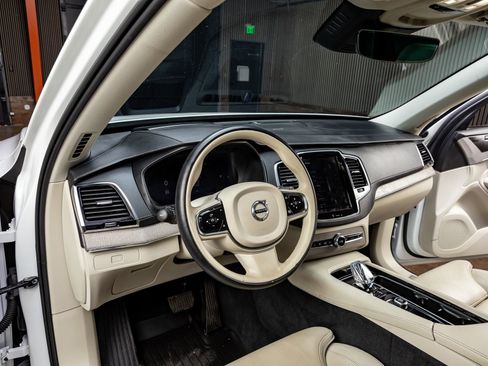 Used 2025 Volvo XC90 B6 Ultra w/ Protection Package Premier image 12