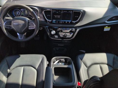 New 2026 Chrysler Voyager LX image 45