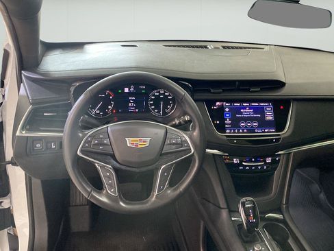 Used 2022 Cadillac XT5 Premium Luxury w/ LPO, Floor Liner Package AWD/4WD image 22