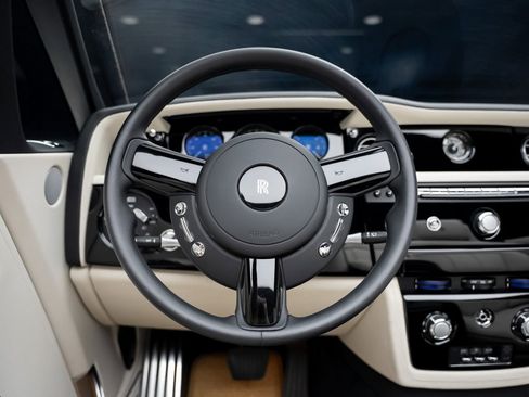 Used 2013 Rolls-Royce Phantom Drophead Coupe RWD image 43