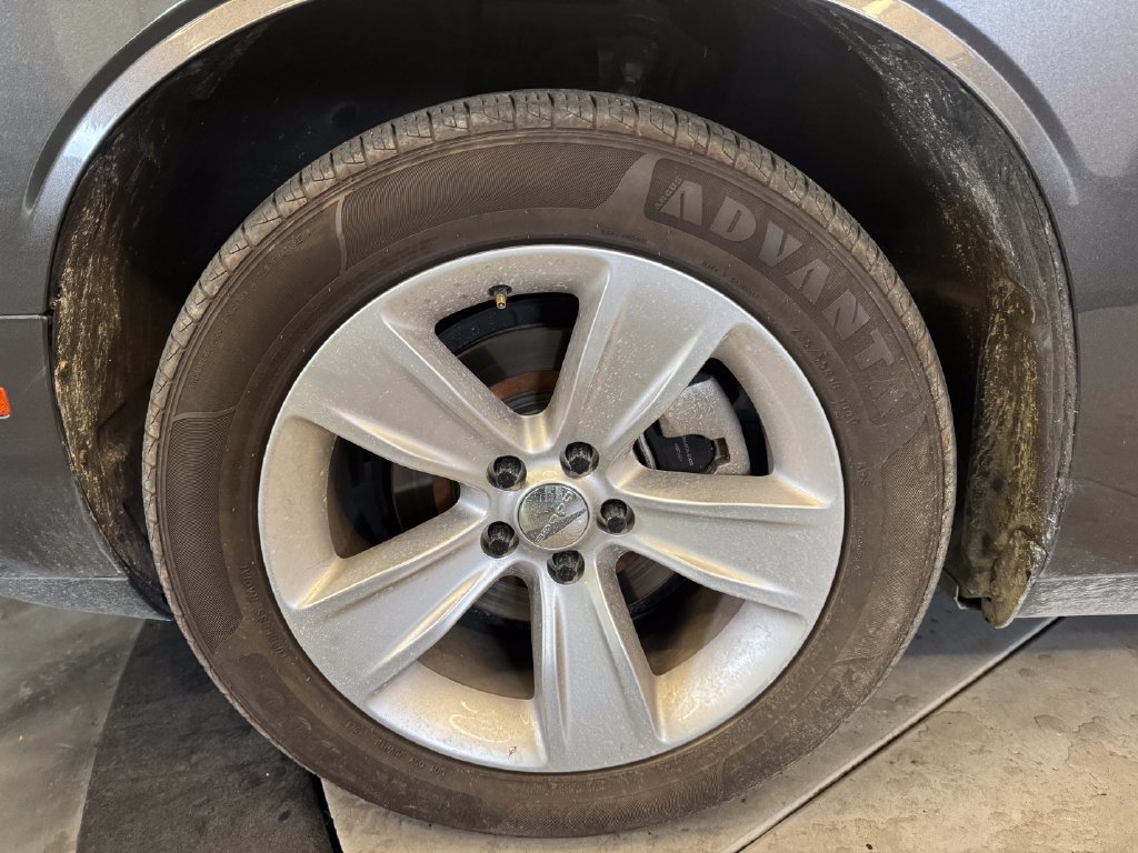 Used 2023 Dodge Challenger SXT RWD image 24