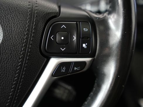 Used 2018 Toyota Sienna Limited Premium image 13
