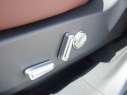 New 2026 Lincoln Nautilus Reserve AWD/4WD image 3