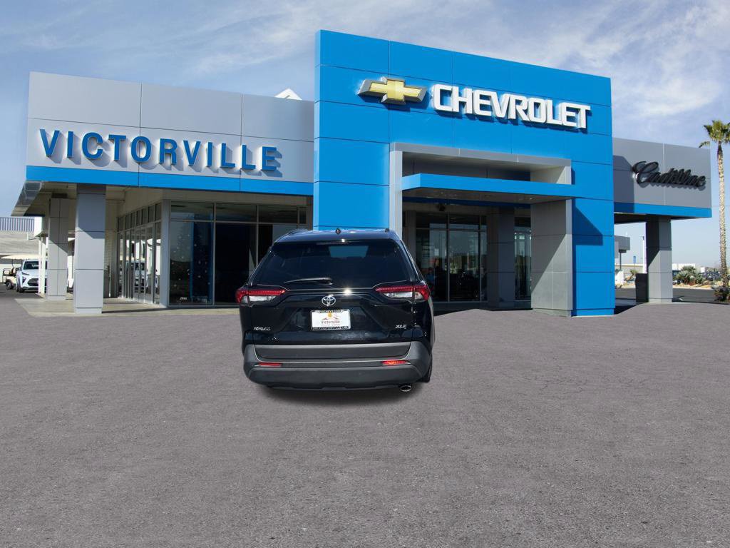 Used 2025 Toyota RAV4 XLE FWD image 6