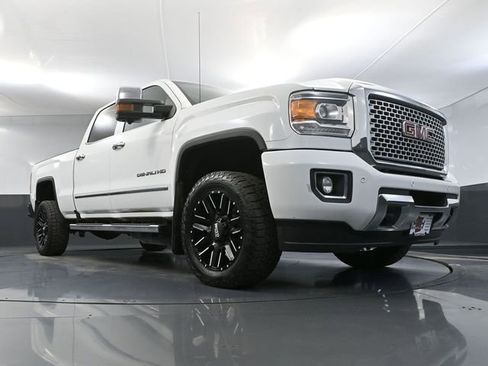 Used 2017 GMC Sierra 2500 Denali AWD/4WD image 55