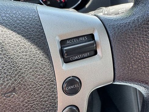 Used 2012 Nissan Rogue SV FWD image 22