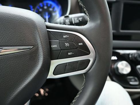 Used 2023 Chrysler Voyager LX FWD image 17