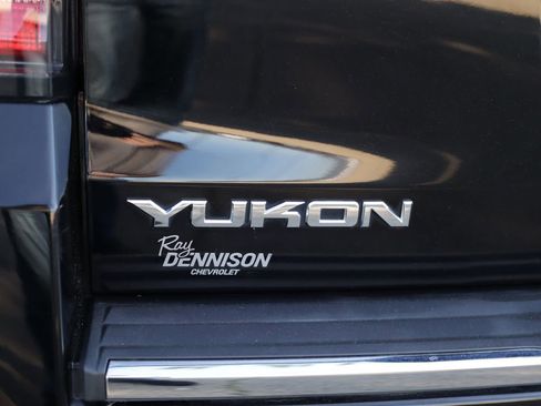 Used 2015 GMC Yukon Denali w/ Premium Package AWD/4WD image 46