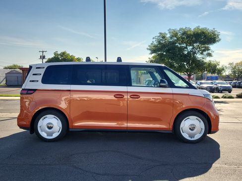 New 2025 Volkswagen ID. Buzz 1st Edition image 8