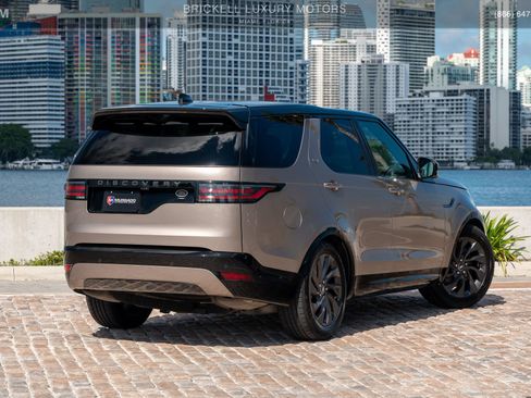 Used 2023 Land Rover Discovery S R-Dynamic image 4