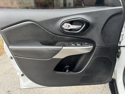 Used 2021 Jeep Cherokee Latitude Lux 80th Anniv w/ Quick Order Package 26U 80TH image 8