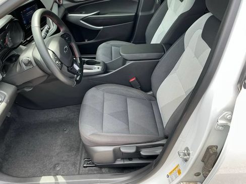Used 2025 Chevrolet Trax RS w/ Driver Confidence Package FWD image 12