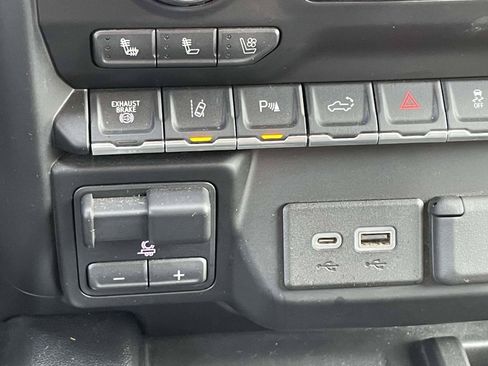 Used 2020 Chevrolet Silverado 2500 LTZ w/ LTZ Premium Package AWD/4WD image 27