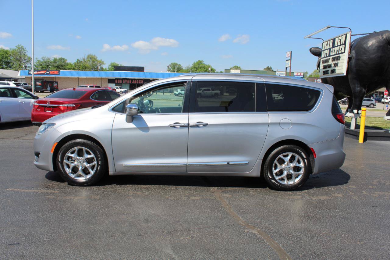 Used 2019 Chrysler Pacifica Limited FWD image 8