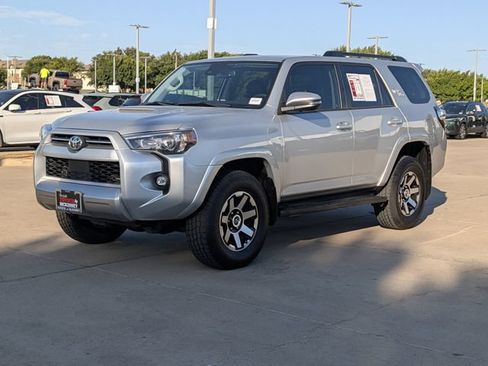 Used 2024 Toyota 4Runner TRD Off-Road Premium AWD/4WD image 10