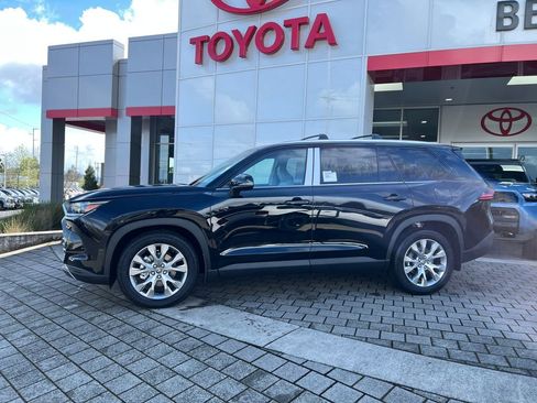 New 2026 Toyota Grand Highlander AWD image 2