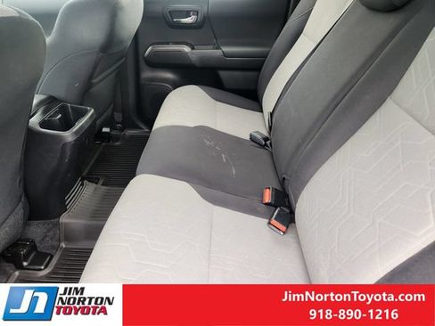 Used 2022 Toyota Tacoma TRD Sport w/ Technology Package RWD image 30