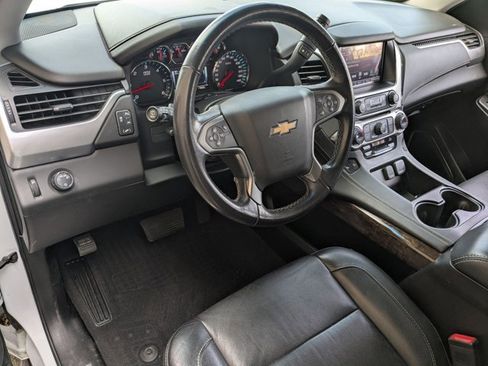 Used 2019 Chevrolet Suburban LT image 10