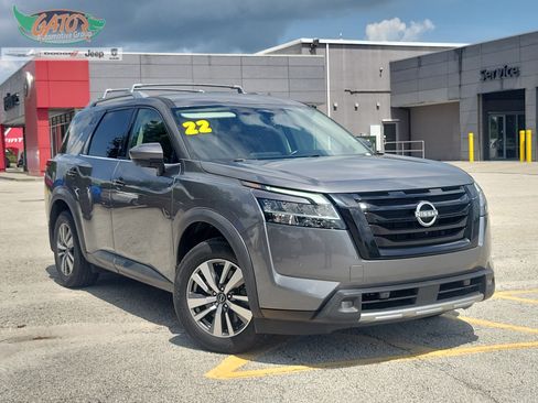 Used 2022 Nissan Pathfinder SL FWD image 1