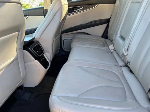 Used 2017 Lincoln MKX Select w/ Select Plus Package image 39