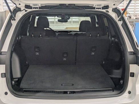 Certified 2024 Jeep Grand Cherokee Laredo X w/ Trailer Tow Package image 13